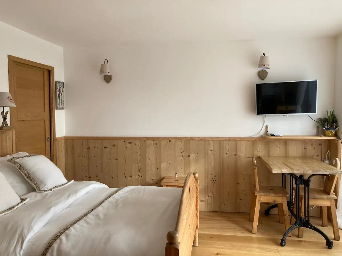 Chambre Belledonne La Tronche ホームステイ