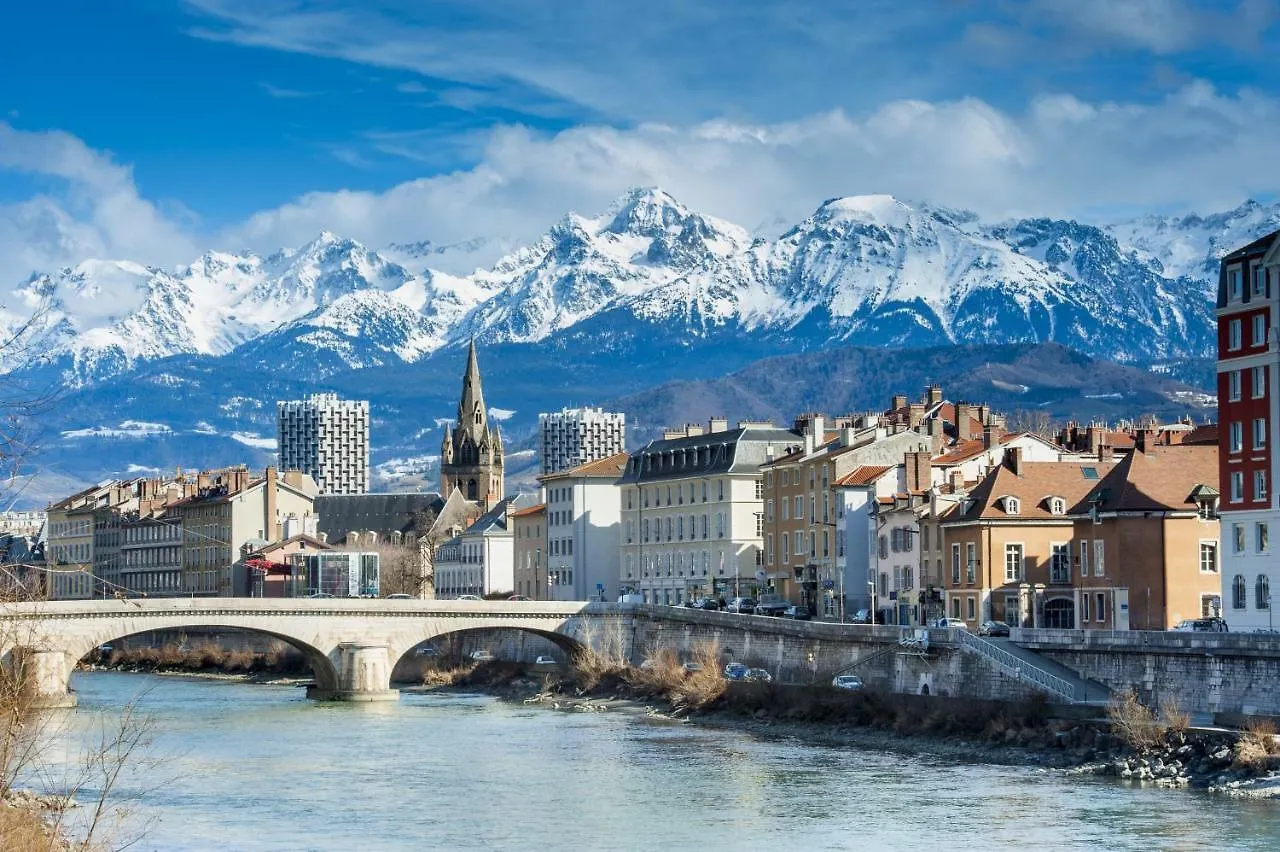 ホームステイ Chambre Belledonne La Tronche フランス